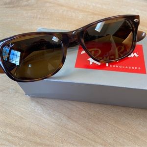 RAYBAN New Wayfarer R 2132 size 52 brand new with box*** price reduced***